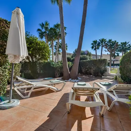 Guzman - Margaret Feriehus Calpe